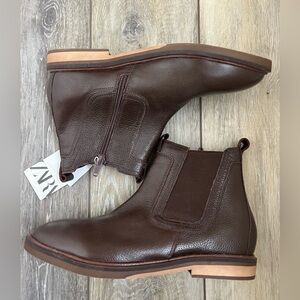 Zara kids leather ankle boot with elastic inserts size EU 38 (US kids 5.5/6)